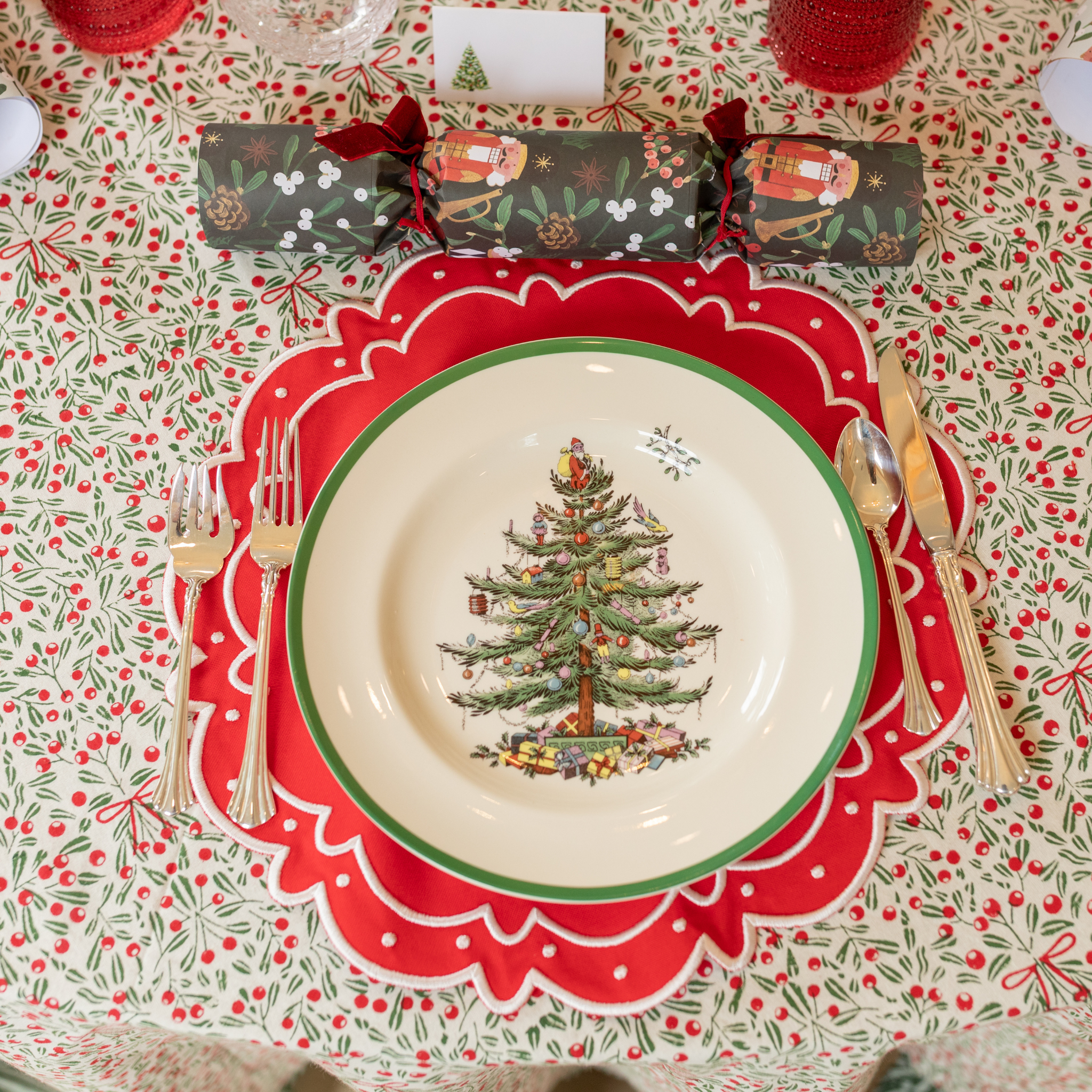 Flying Sheep Country red embroidered placemats, classic round red holiday placemats with white stitching, perfect for Christmas and Thanksgiving table settings, available at Holiday Fave Finds