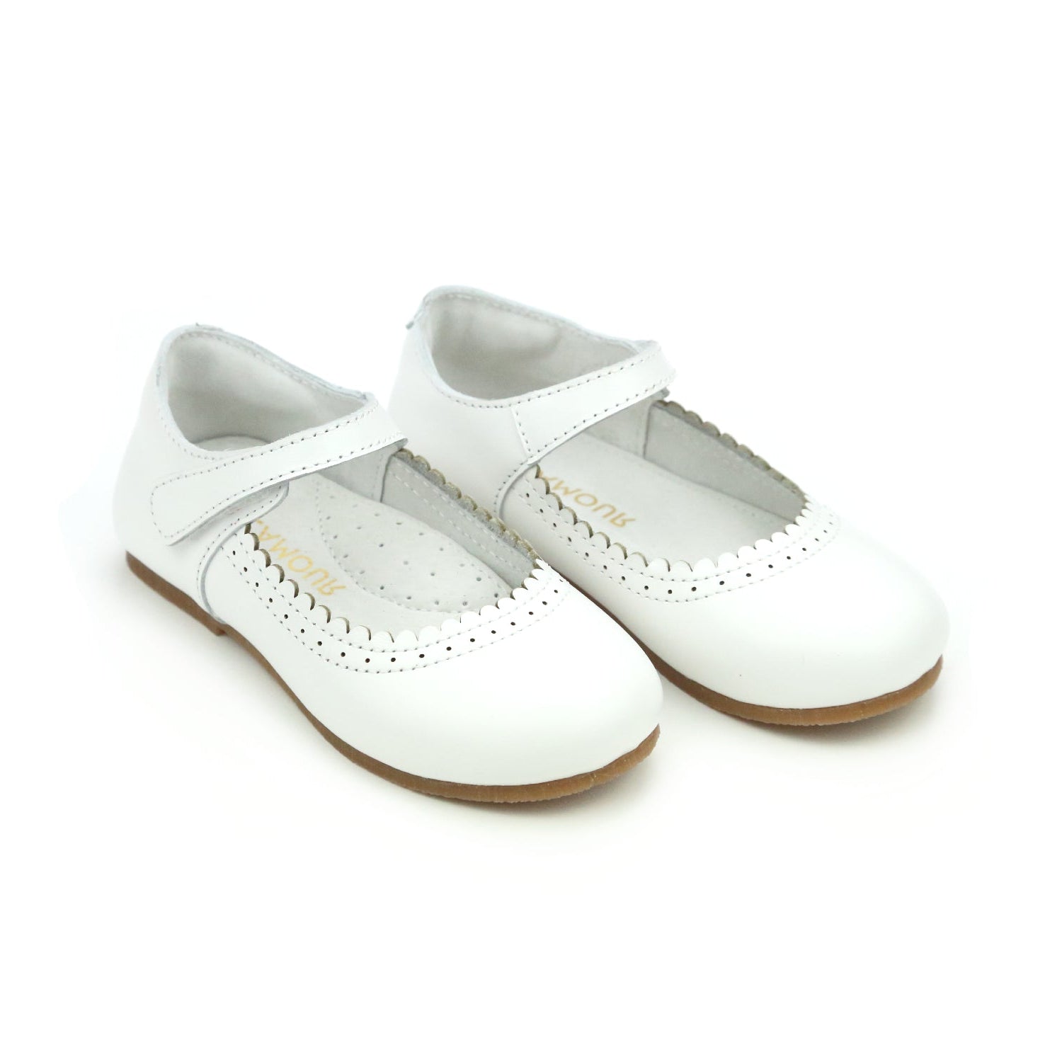 L’Amour Lucille scalloped leather Mary Jane flats for girls, available in almond, French blue, and white, perfect for fall outfits and coordinating with Henry Duvall dresses