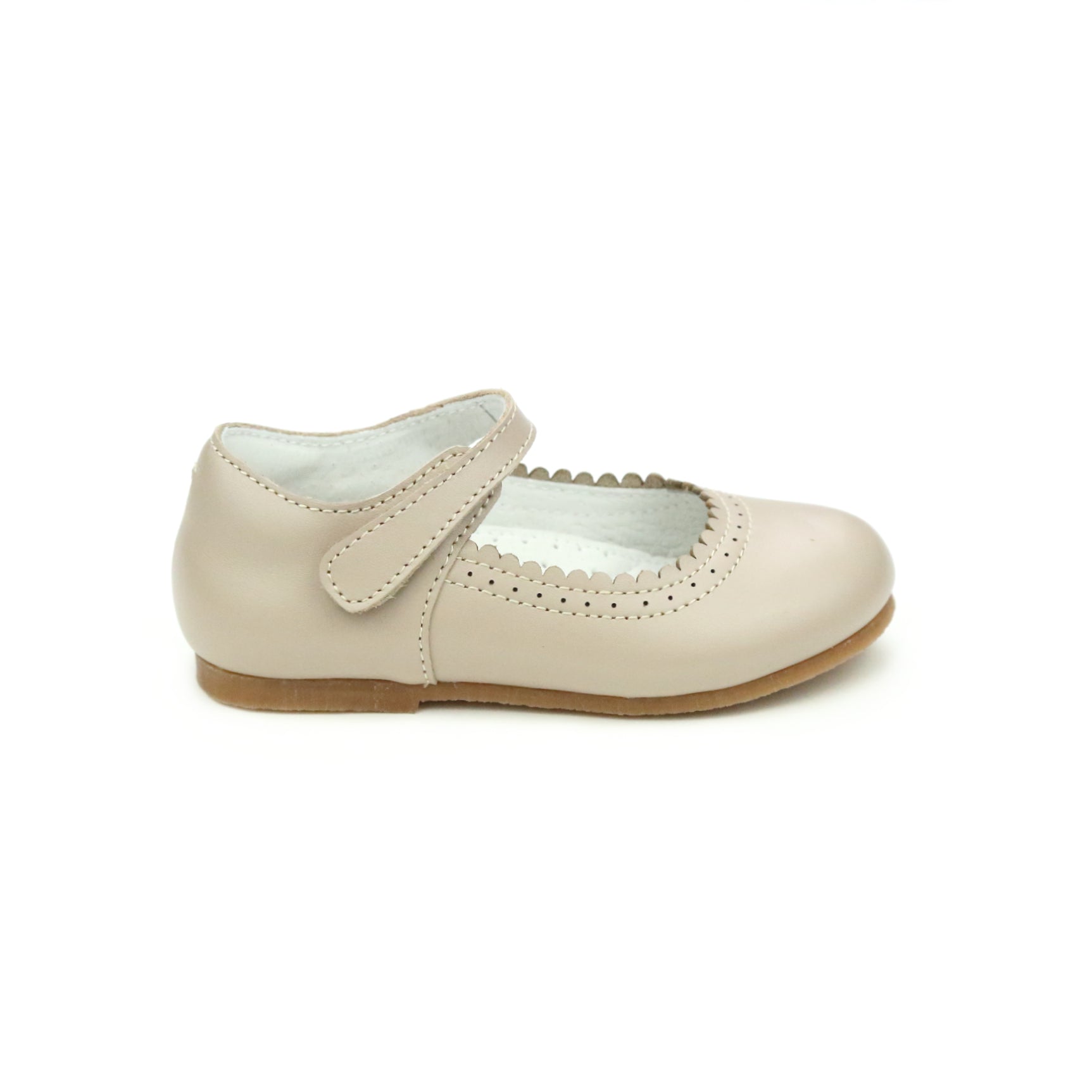 L’Amour Lucille scalloped leather Mary Jane flats for girls, available in almond, French blue, and white, perfect for fall outfits and coordinating with Henry Duvall dresses