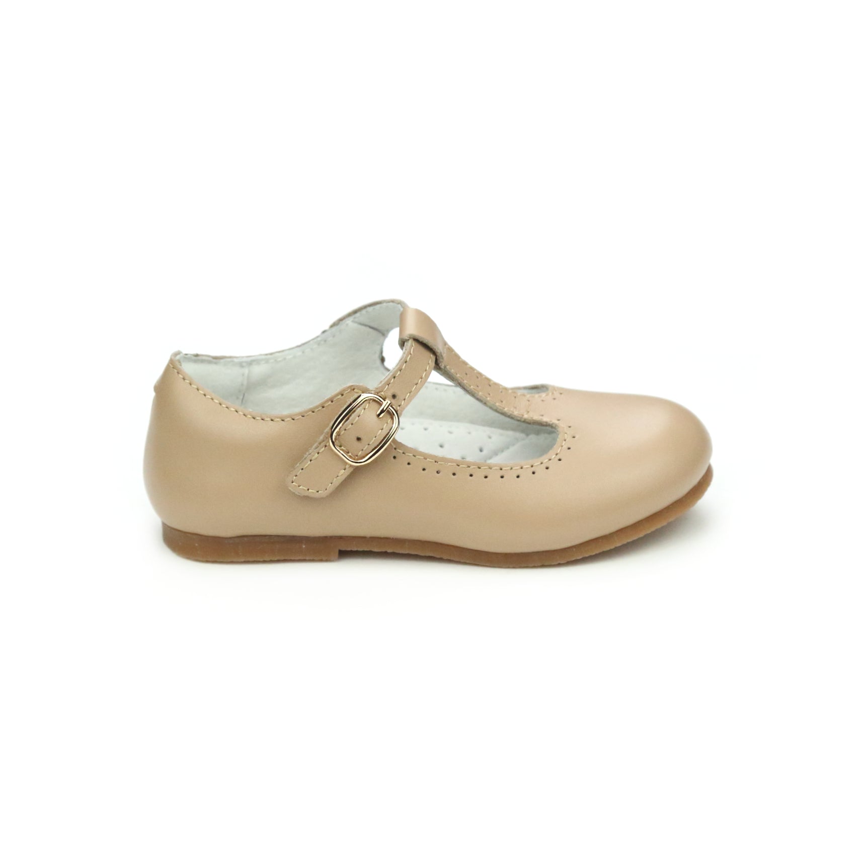 L’Amour Eleanor T-strap Mary Jane shoes for girls in smooth leather with classic cutouts, ideal for fall outfits, family photos, and coordinating with Henry Duvall collections