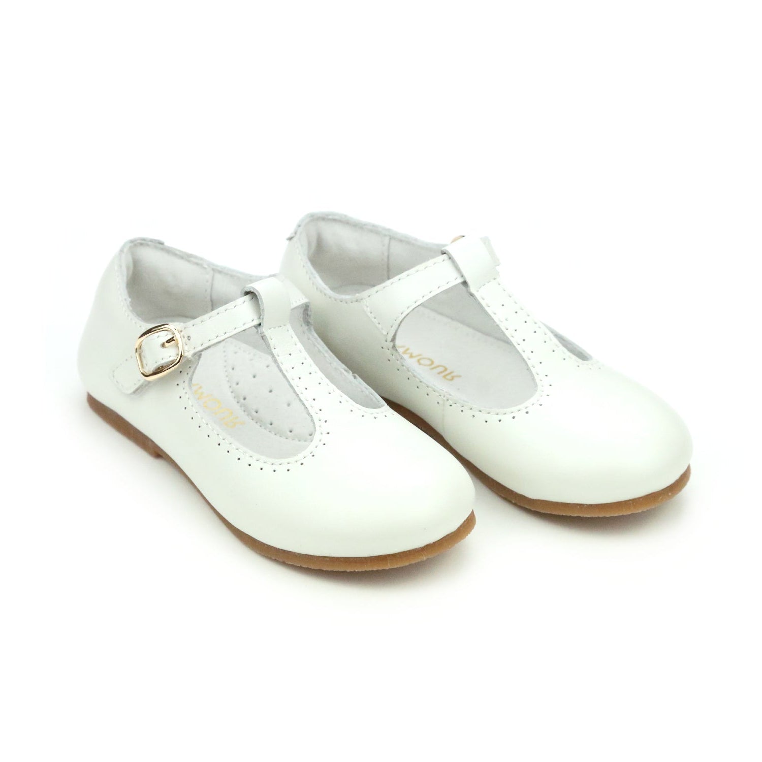 L’Amour Eleanor T-strap Mary Jane shoes for girls in smooth leather with classic cutouts, ideal for fall outfits, family photos, and coordinating with Henry Duvall collections