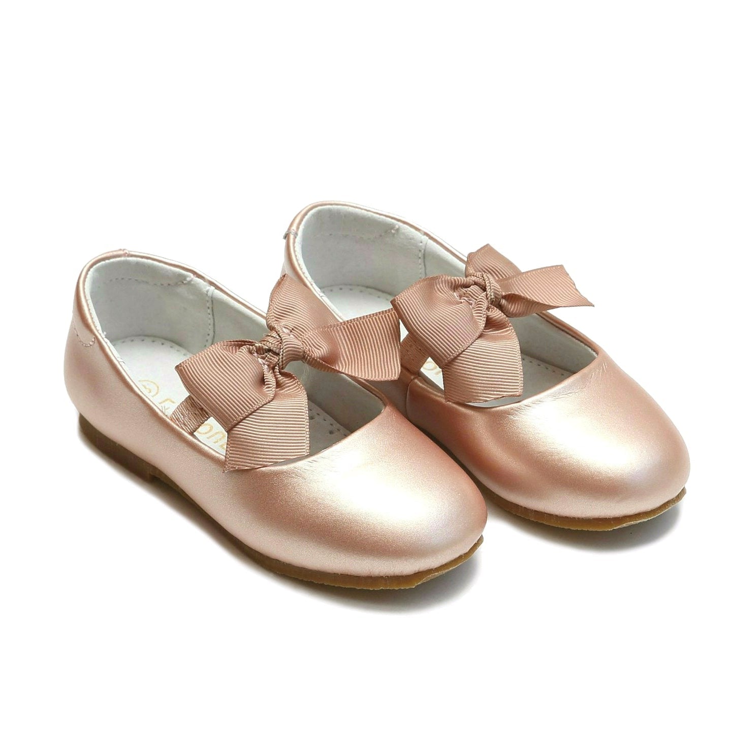 L’Amour Pauline matte leather bow flats for girls with elastic strap, perfect for special occasions, portraits, and pairing with Henry Duvall dresses.