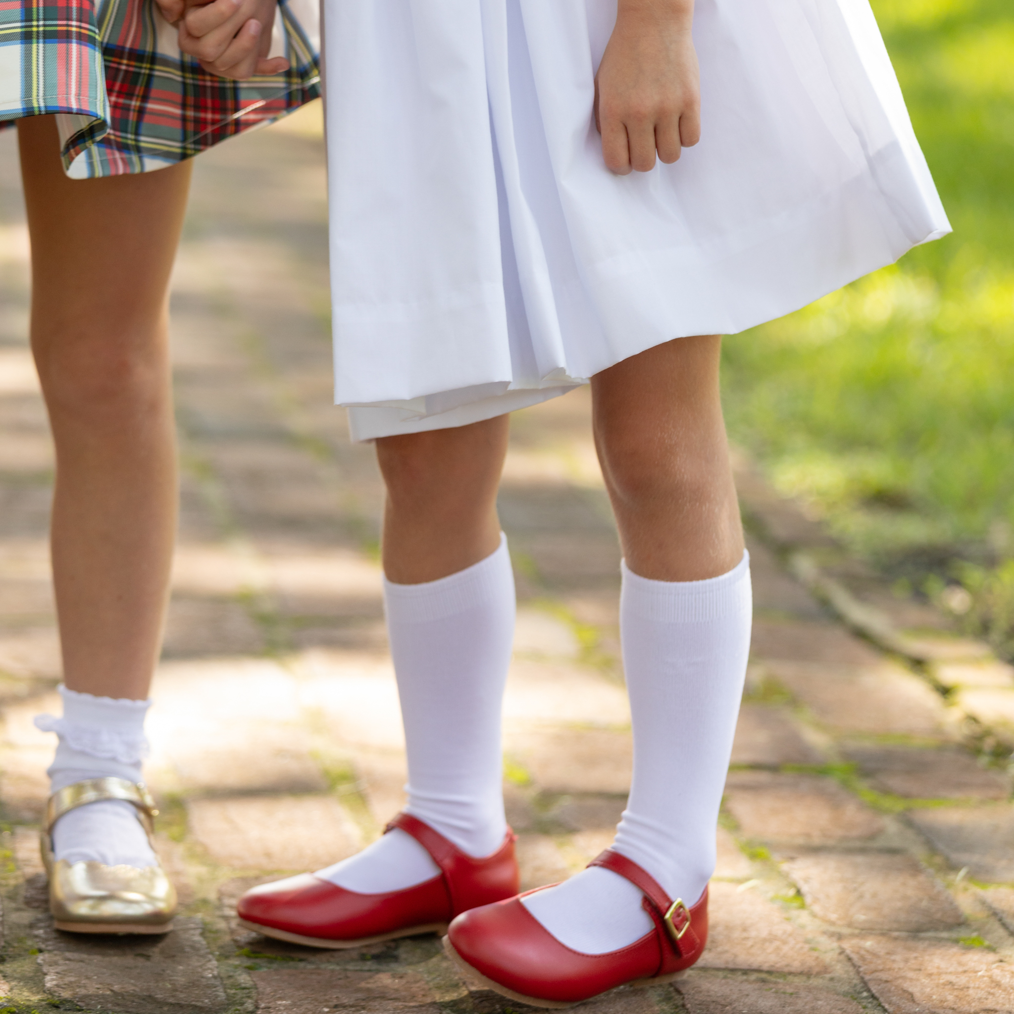 Classic girls red Mary Jane holiday shoes by L’Amour, timeless Christmas dress shoes for girls, perfect with tartan dresses and Henry Duvall holiday outfits