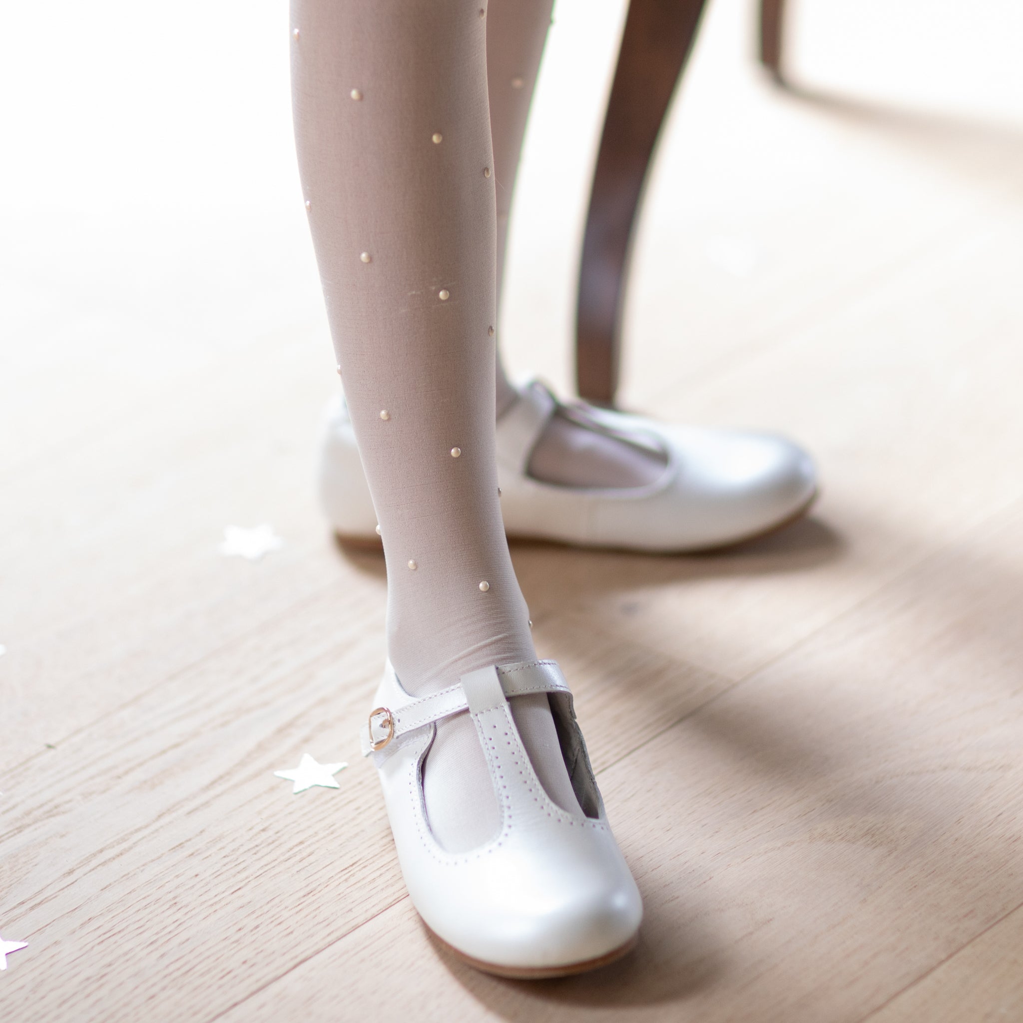 Ivory girls tights with pearl embellishments, classic holiday and special occasion tights for weddings, church, and Christmas outfits – Henry Duvall