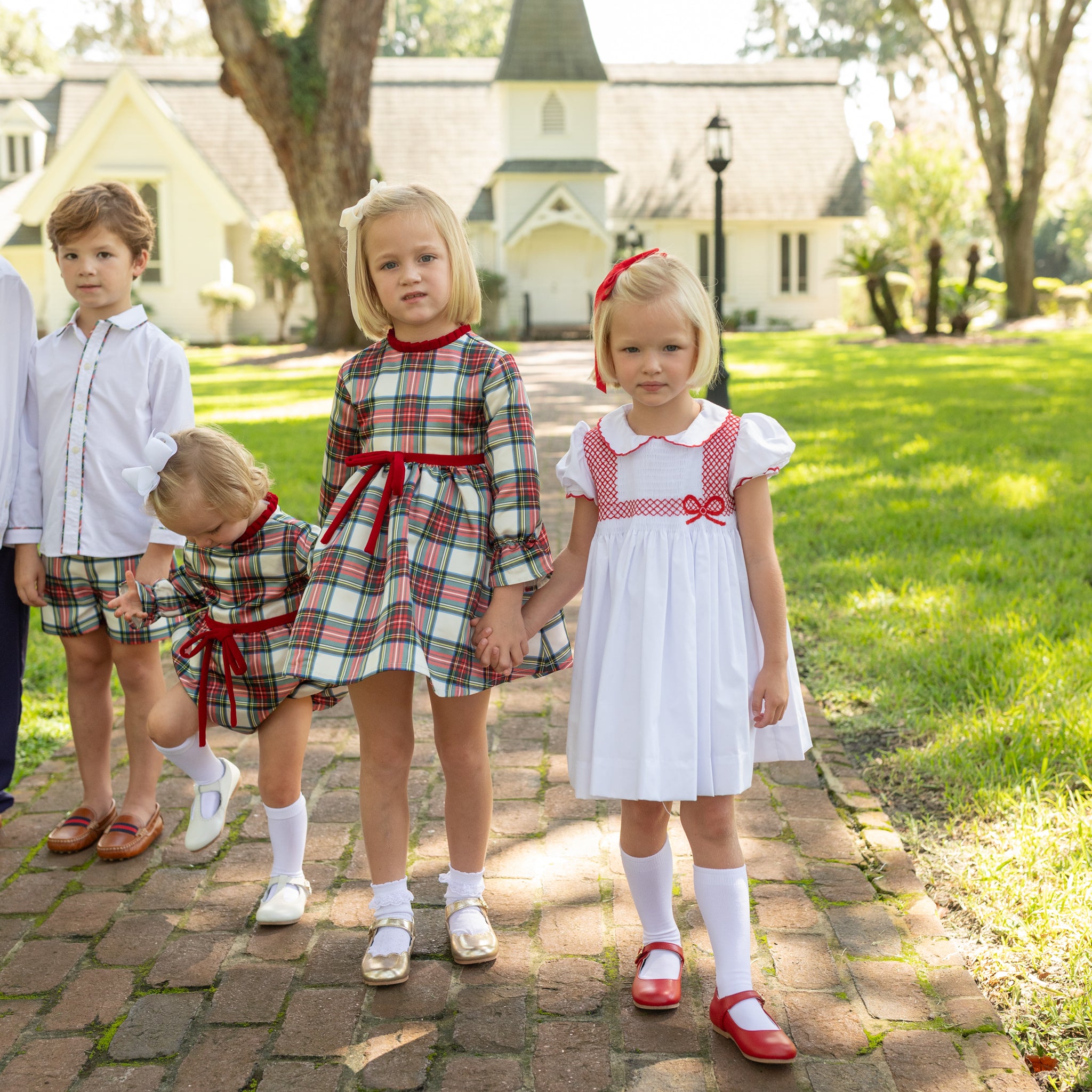 Classic girls red Mary Jane holiday shoes by L’Amour, timeless Christmas dress shoes for girls, perfect with tartan dresses and Henry Duvall holiday outfits