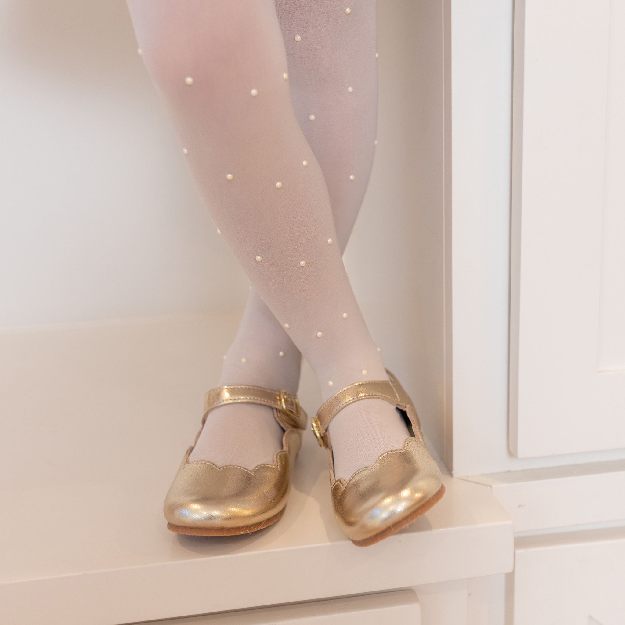 Ivory girls tights with pearl embellishments, classic holiday and special occasion tights for weddings, church, and Christmas outfits – Henry Duvall
