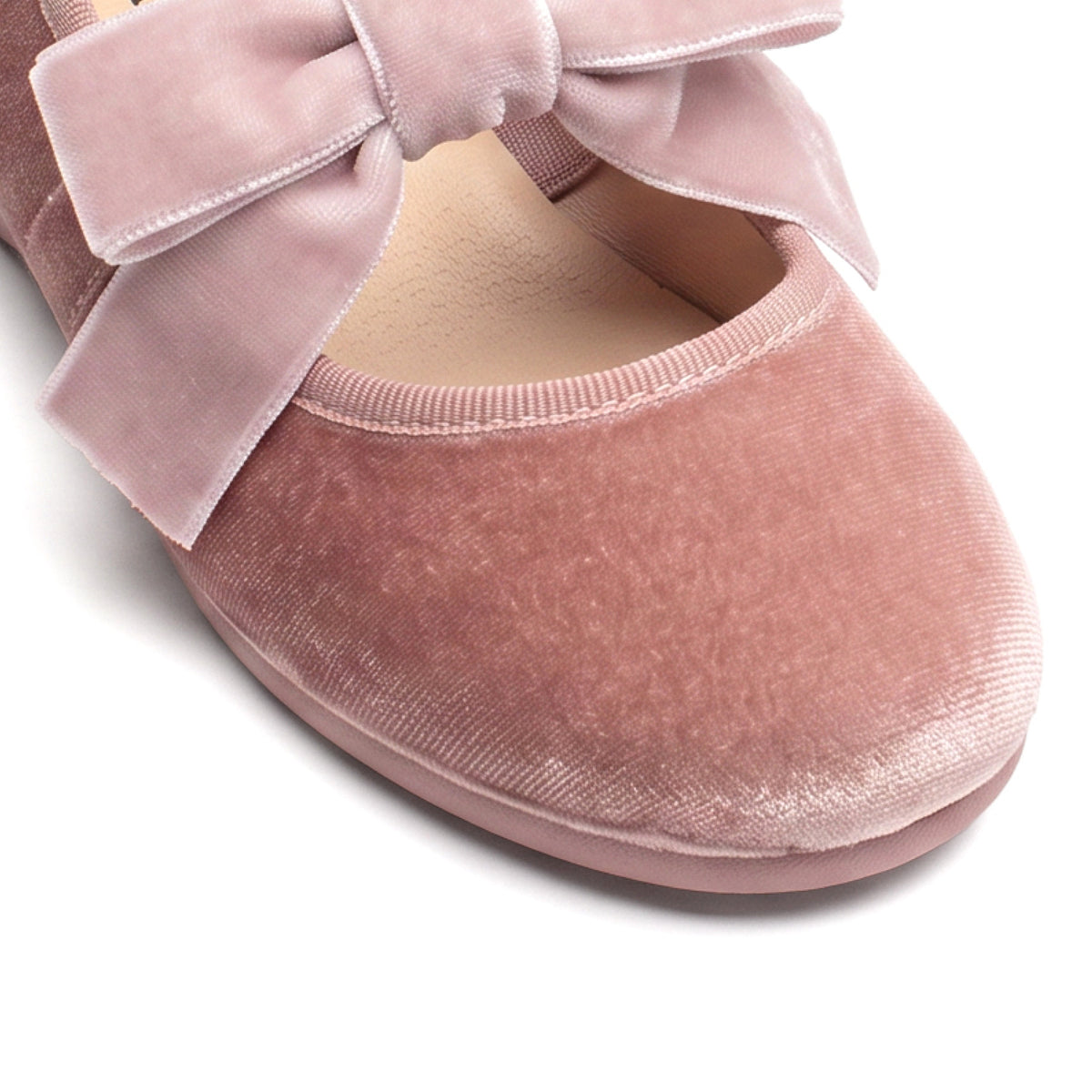 Andie Rose velvet Mary Jane in rose pink with velvet bow, close-up of bow and toe