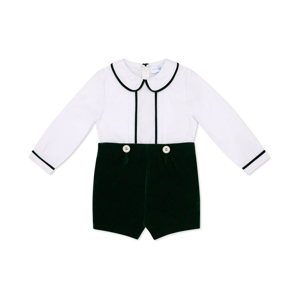 Boys’ Benjamin Button On with crisp white long-sleeve cotton poplin top, Grafton Green piping and pintuck details, paired with Grafton Green Velvet shorts and signature HD buttons.