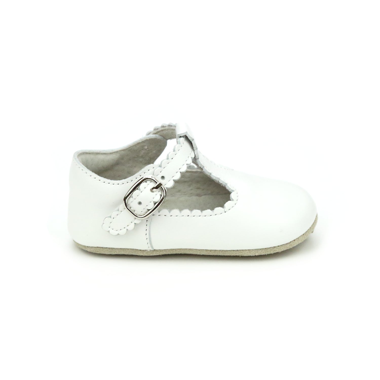 L’Amour Elodie white scalloped T-strap baby shoe in Napa leather with soft suede sole, perfect for pairing with Henry Duvall Fall outfits for girls