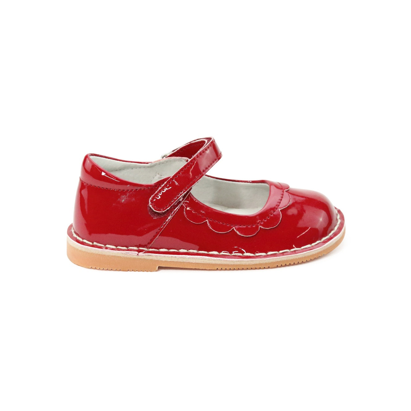 L’Amour patent leather scalloped Mary Jane shoes for girls in classic shiny finish, perfect for fall family photos and holiday dressing