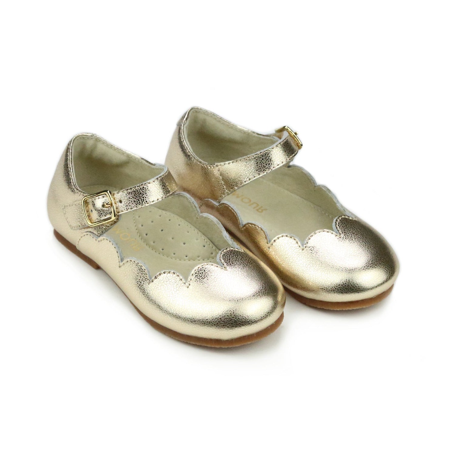 Leather scalloped Mary Jane dress shoes for girls by L’Amour, toddler to youth sizes, perfect for pairing with Henry Duvall dresses and fall outfits
