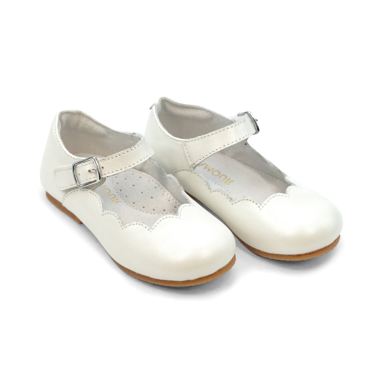Leather scalloped Mary Jane dress shoes for girls by L’Amour, toddler to youth sizes, perfect for pairing with Henry Duvall dresses and fall outfits