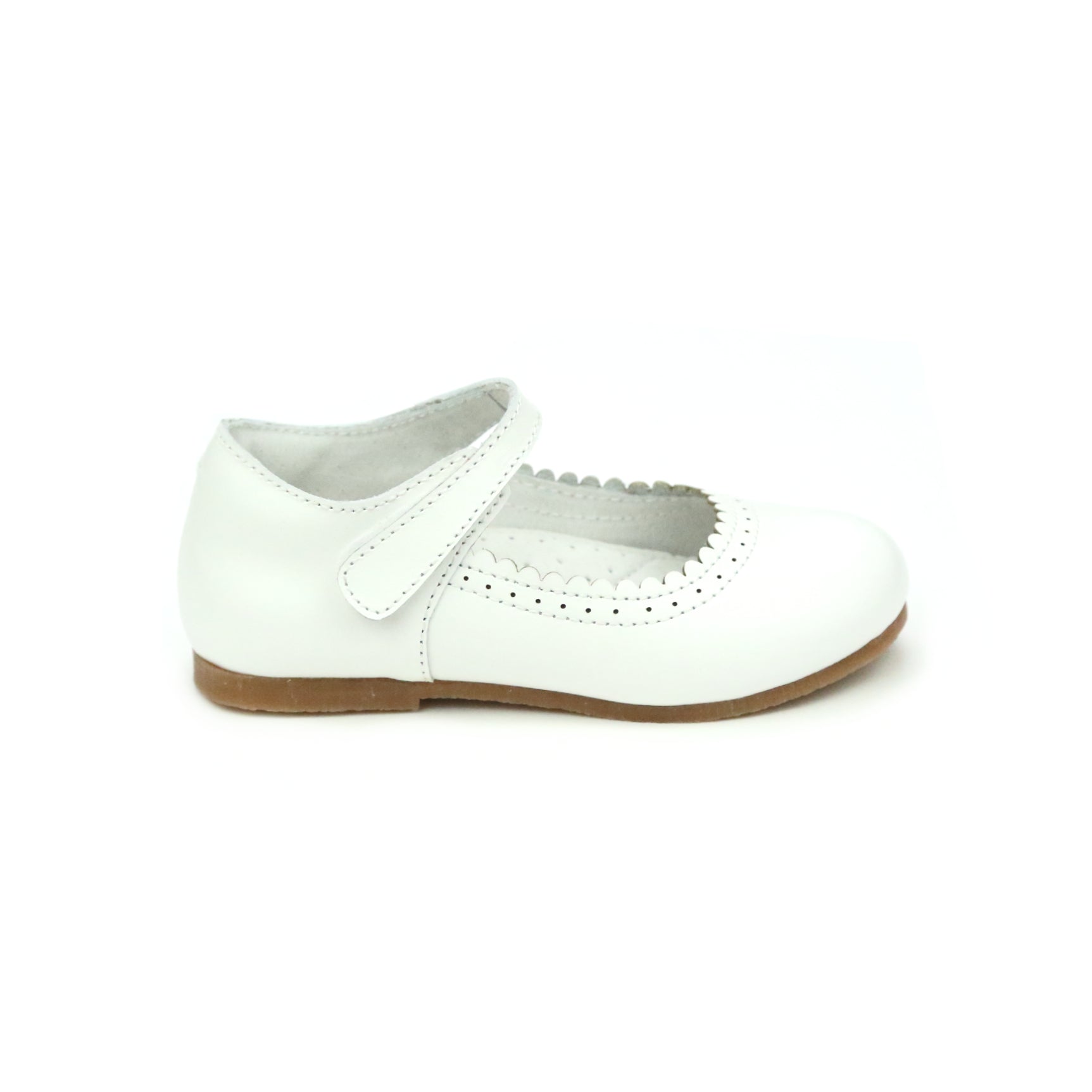 L’Amour Lucille scalloped leather Mary Jane flats for girls, available in almond, French blue, and white, perfect for fall outfits and coordinating with Henry Duvall dresses