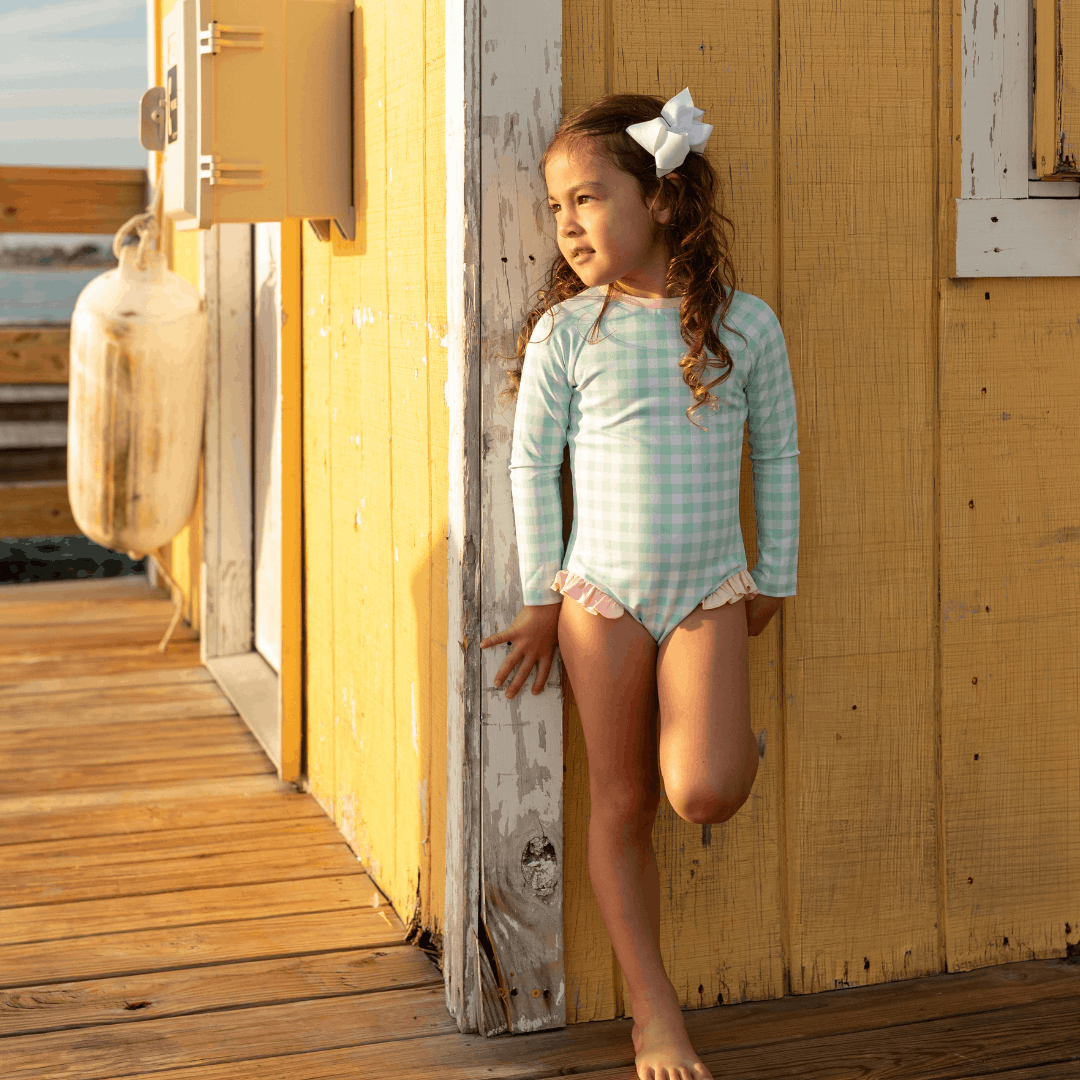 Girls Swim - Henry Duvall