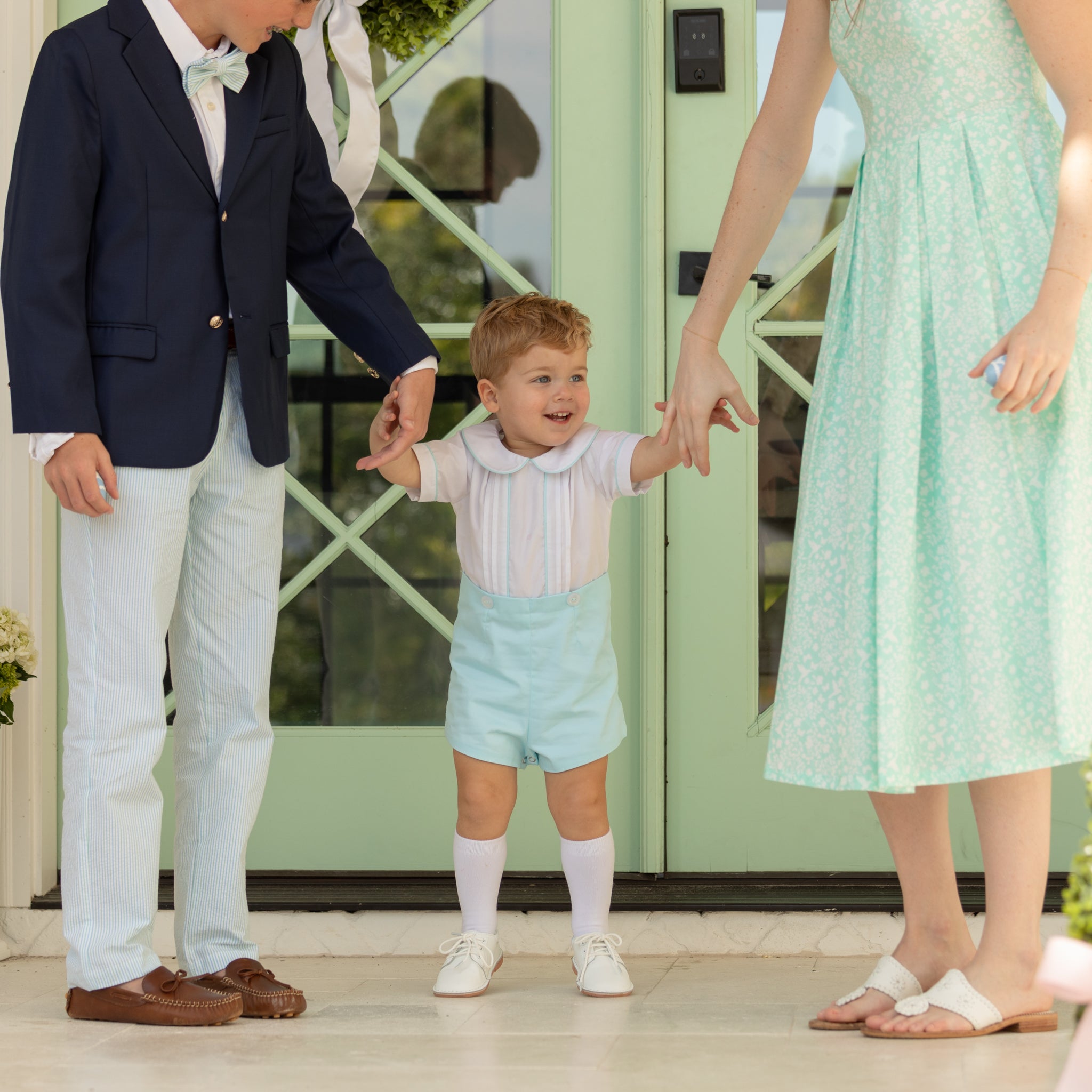 Classic white leather saddle shoes for boys by L’Amour with lace-up closure, ideal for school, photos, or special occasions with Henry Duvall fall outfits