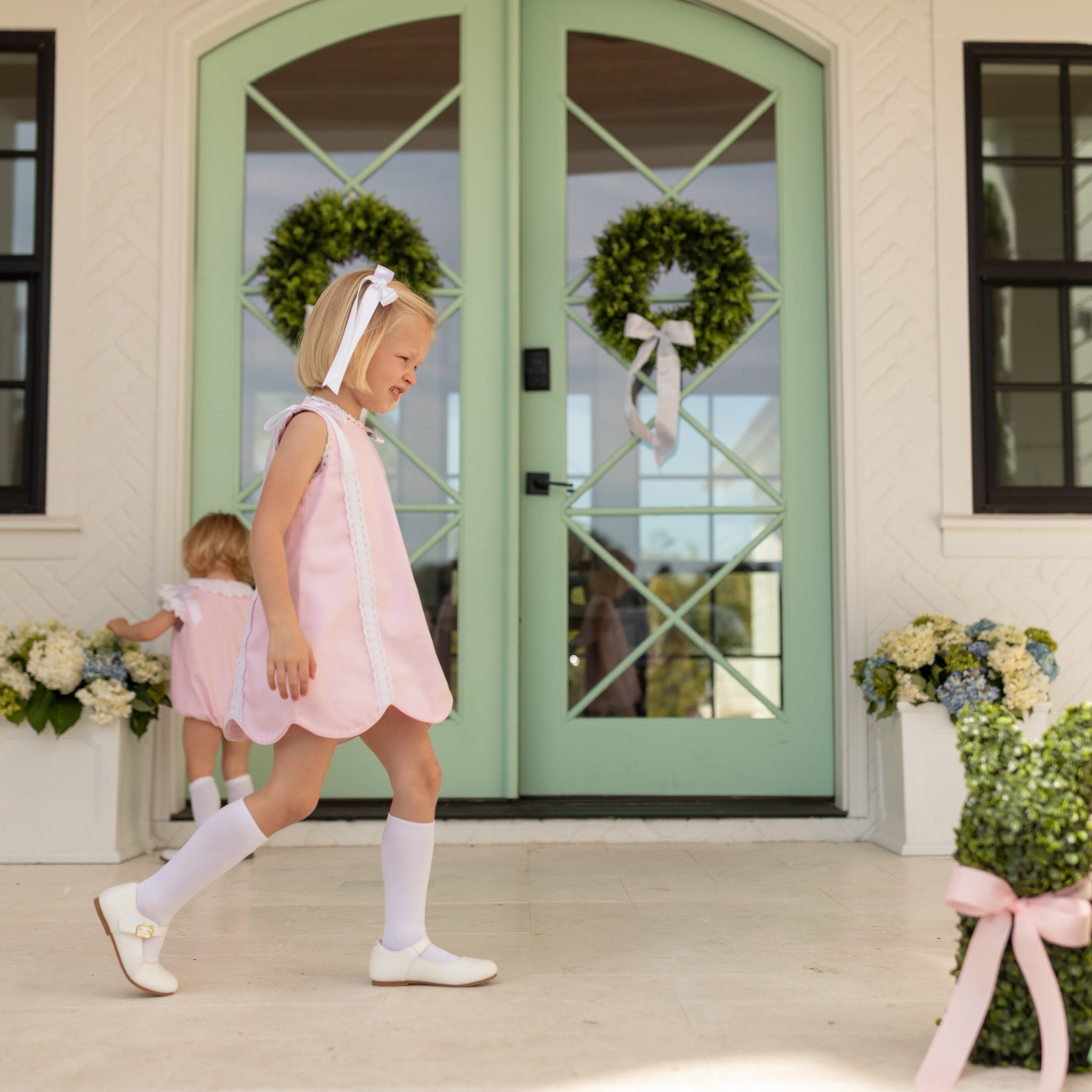 Classic girls Mary Jane holiday shoes by L’Amour, timeless Christmas dress shoes for girls, perfect with tartan dresses and Henry Duvall holiday outfits