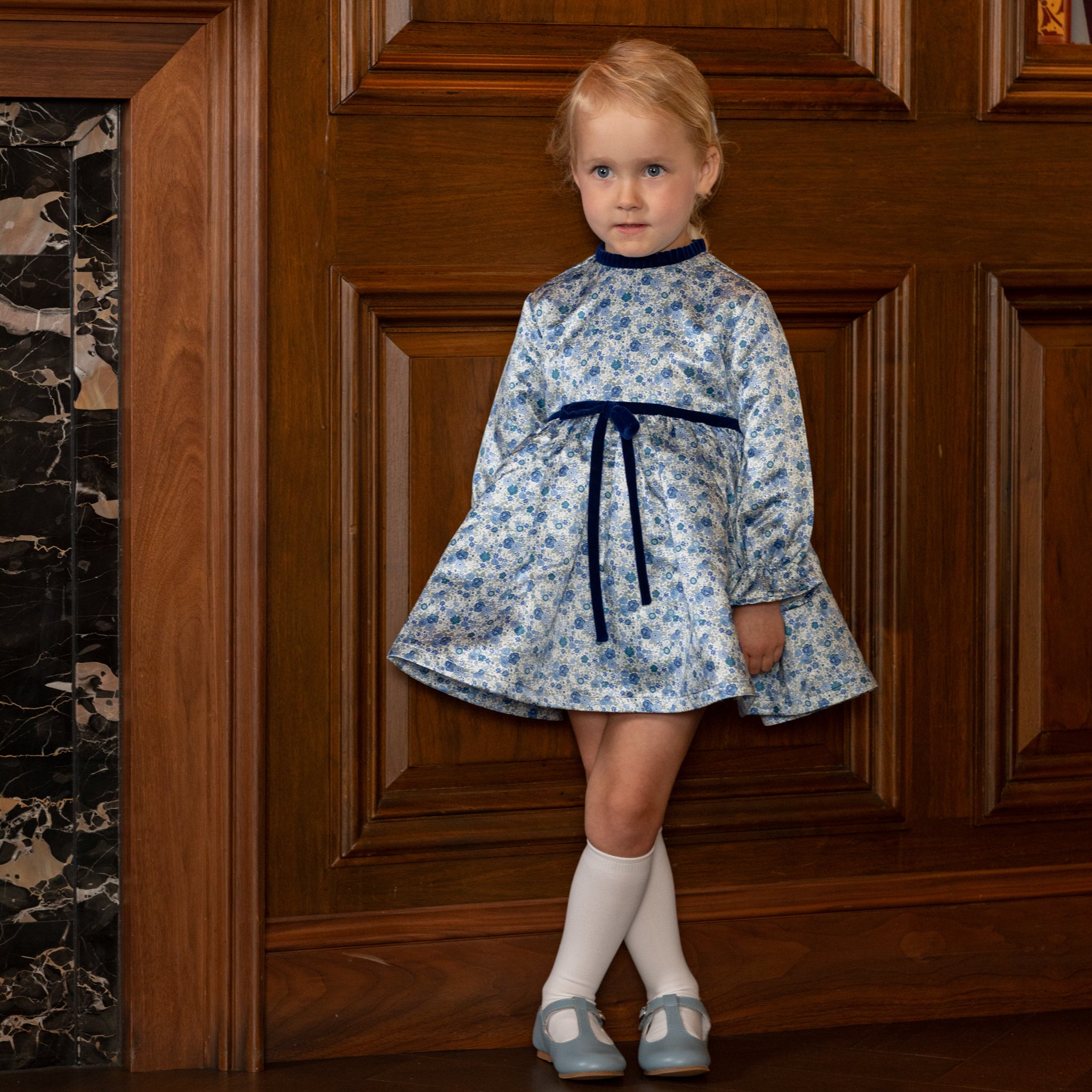 L’Amour Eleanor T-strap Mary Jane shoes for girls in smooth leather with classic cutouts, ideal for fall outfits, family photos, and coordinating with Henry Duvall collections