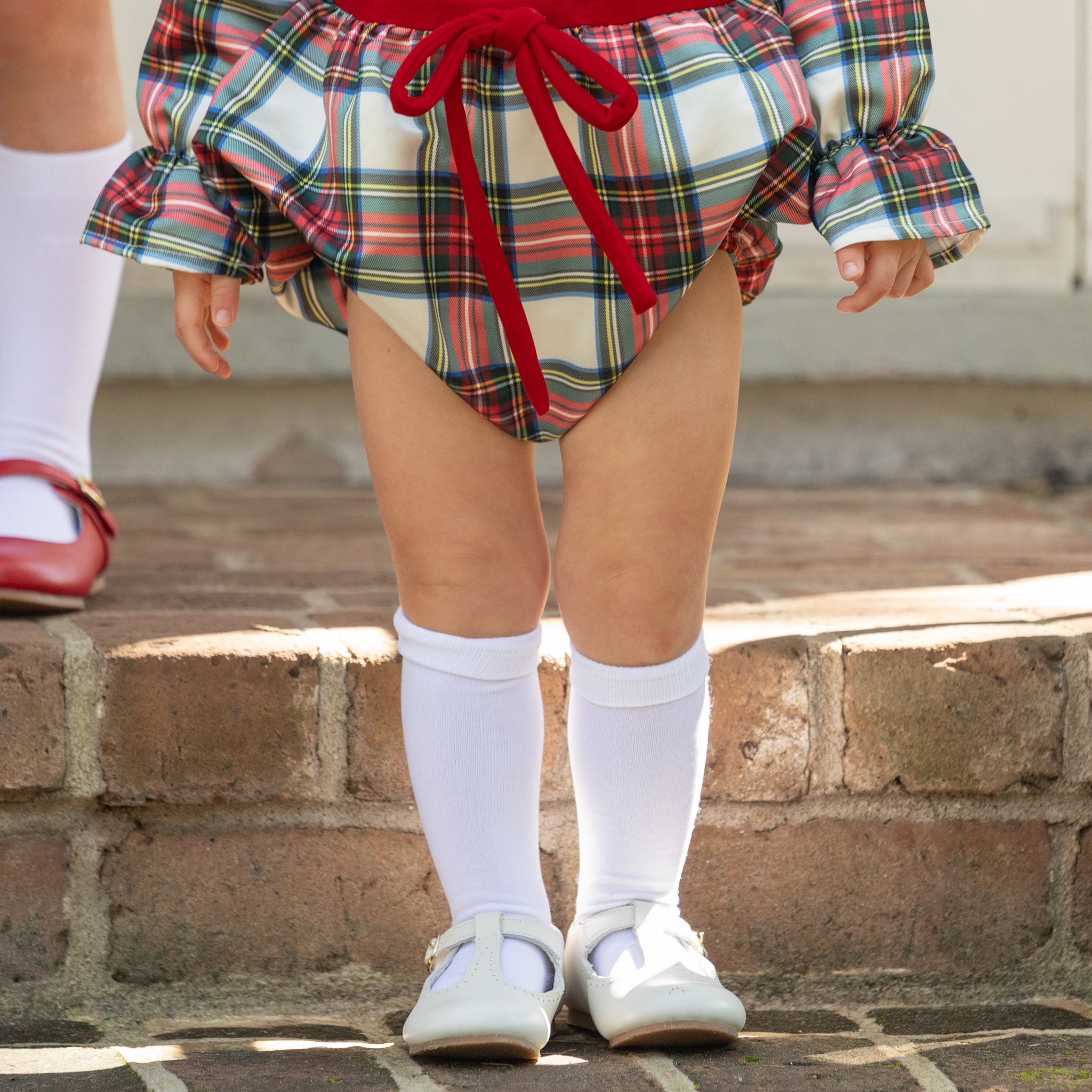 L’Amour Eleanor T-strap Mary Jane shoes for girls in smooth leather with classic cutouts, ideal for fall outfits, family photos, and coordinating with Henry Duvall collections