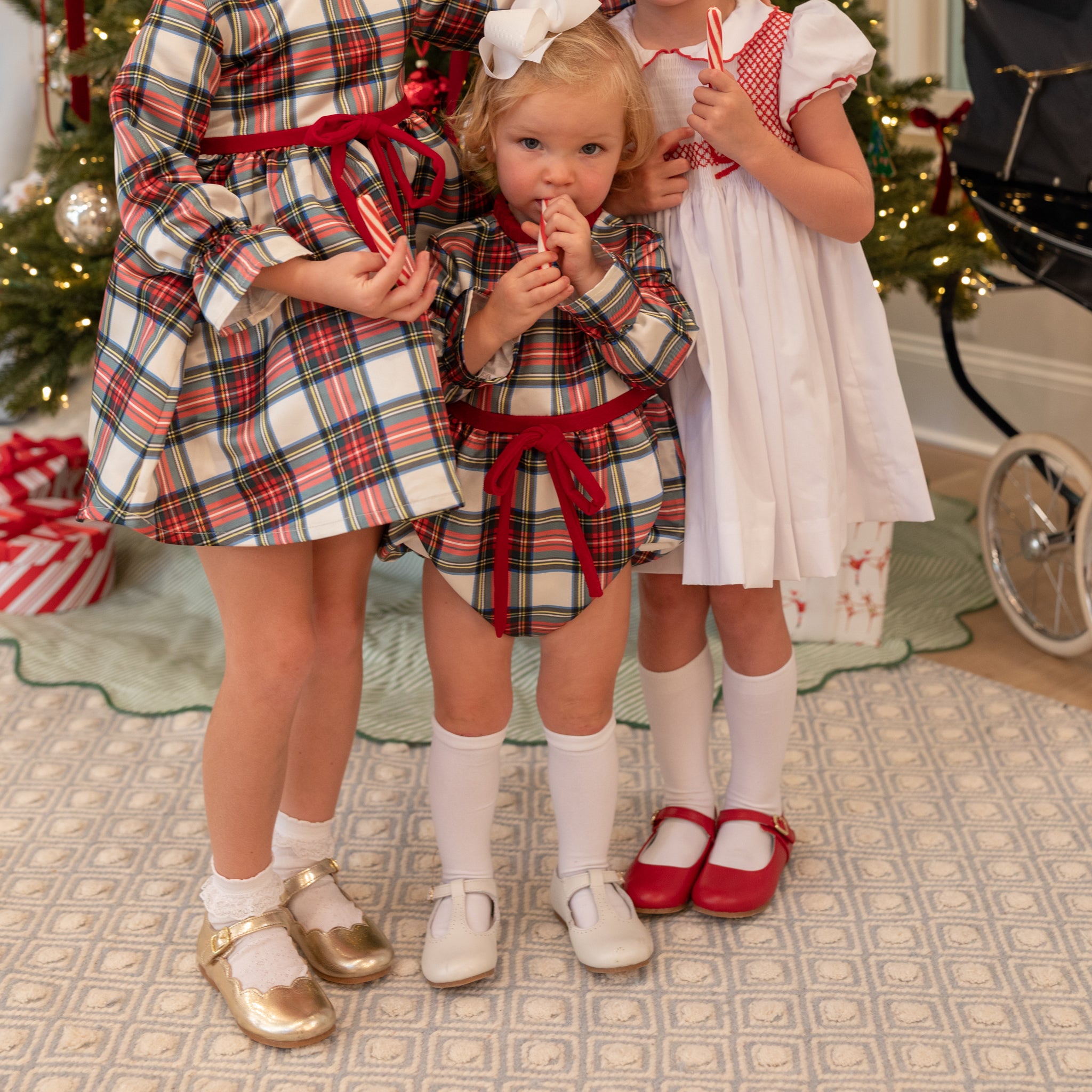 L’Amour Eleanor T-strap Mary Jane shoes for girls in smooth leather with classic cutouts, ideal for fall outfits, family photos, and coordinating with Henry Duvall collections